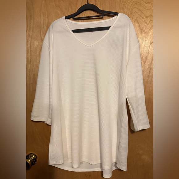 Top - Picture 2 of 3